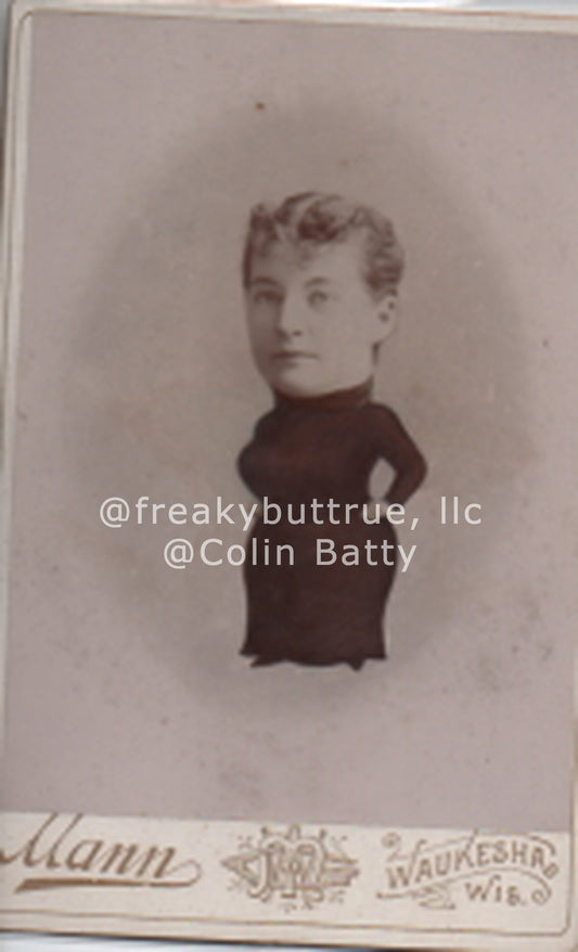 Original Cabinet Card - CC076 Petite Lady